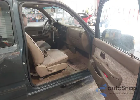 1995 Toyota Tacoma Xtracab из США, поврежденный, VIN 4TAUN53B1SZ006526